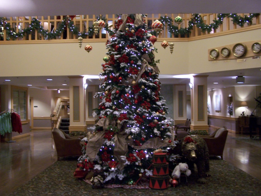13ftXmasTreeFPH2010 Fairbanks Princess Christmas Tree