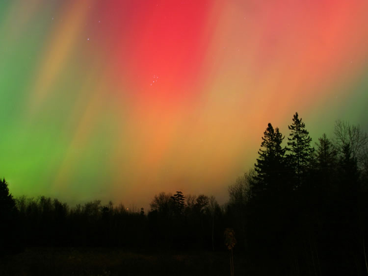 aurora-borealis-maine Aurora sometimes tricks the uninitiated into thinking dawn has arrived early